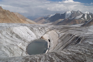Горный поход из Казахстана в Киргизию через два хребта к озеру Иссык-Куль